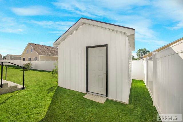 1334 Harris Loop, Blackfoot, ID 83221