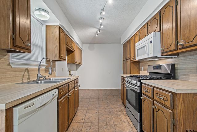 1108 Angie Street, Whitehouse, TX 75791