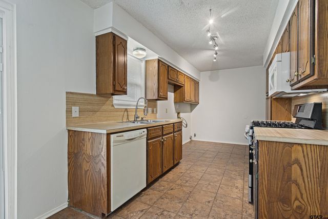1108 Angie Street, Whitehouse, TX 75791