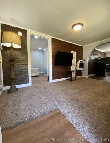 411 N Muskogee Avenue, Claremore, OK 74017