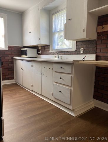 411 N Muskogee Avenue, Claremore, OK 74017