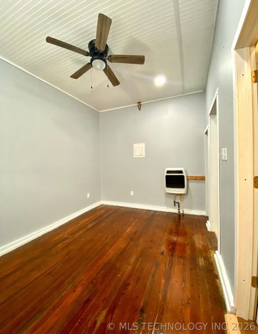 411 N Muskogee Avenue, Claremore, OK 74017