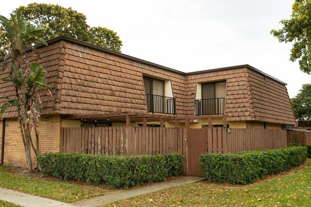 2815 28TH Lane, Greenacres, FL 33463