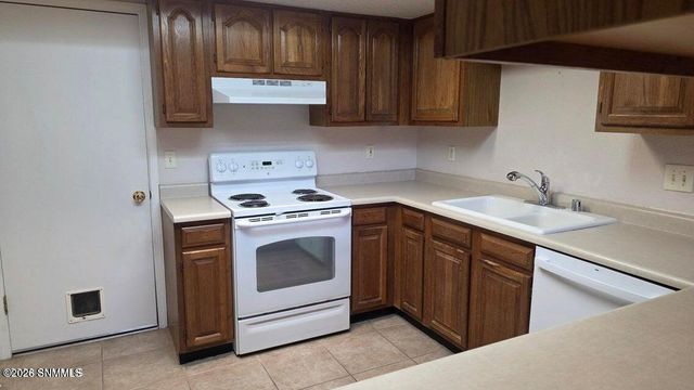1061 Candeleras Street, Las Cruces, NM 88011
