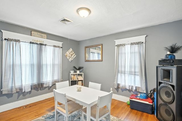 16-18 Haumont Terrace, Springfield, MA 01104