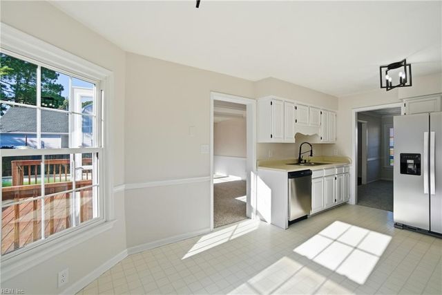 5609 Rossburn DR, Virginia Beach, VA 23455