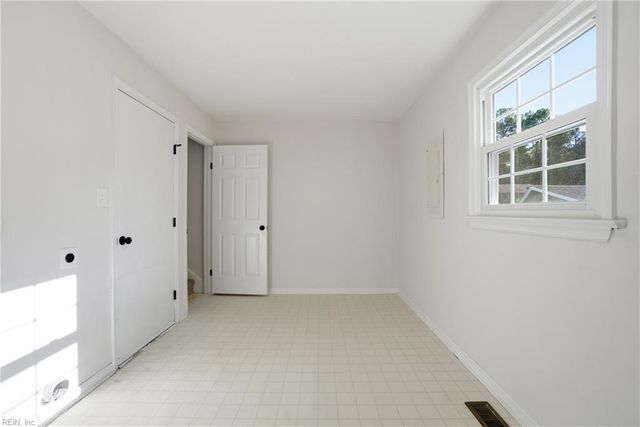 5609 Rossburn DR, Virginia Beach, VA 23455