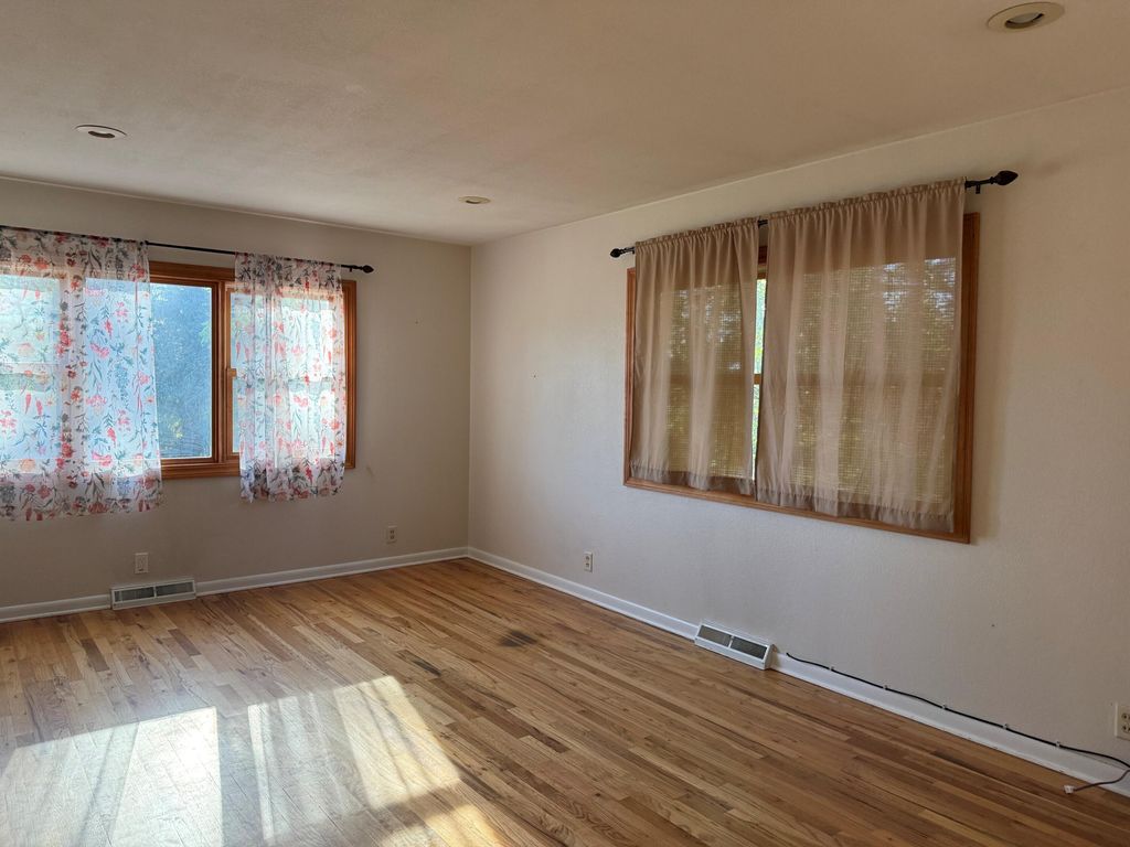 870 N DeSmet Avenue, Buffalo, WY 82834 photo 3