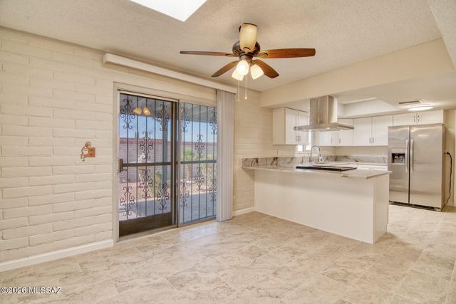 9842 E Sellarole Road, Tucson, AZ 85730