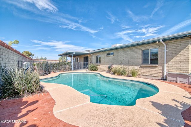 9842 E Sellarole Road, Tucson, AZ 85730