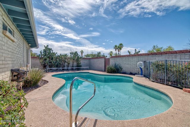 9842 E Sellarole Road, Tucson, AZ 85730