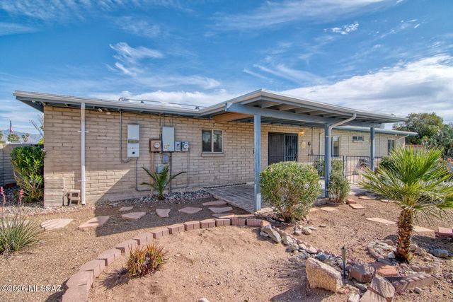 9842 E Sellarole Road, Tucson, AZ 85730