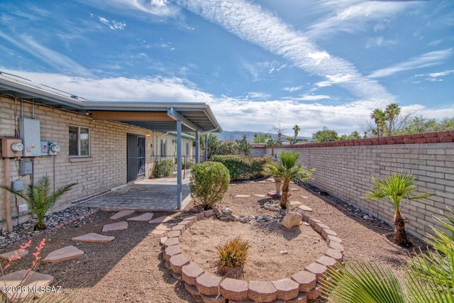9842 E Sellarole Road, Tucson, AZ 85730