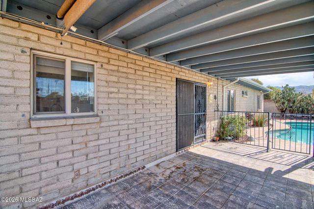 9842 E Sellarole Road, Tucson, AZ 85730