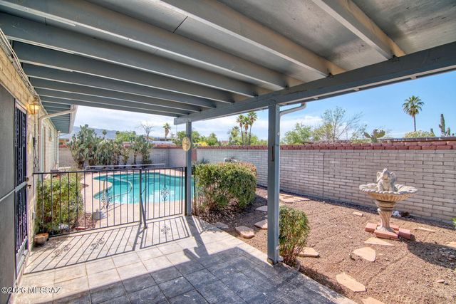9842 E Sellarole Road, Tucson, AZ 85730