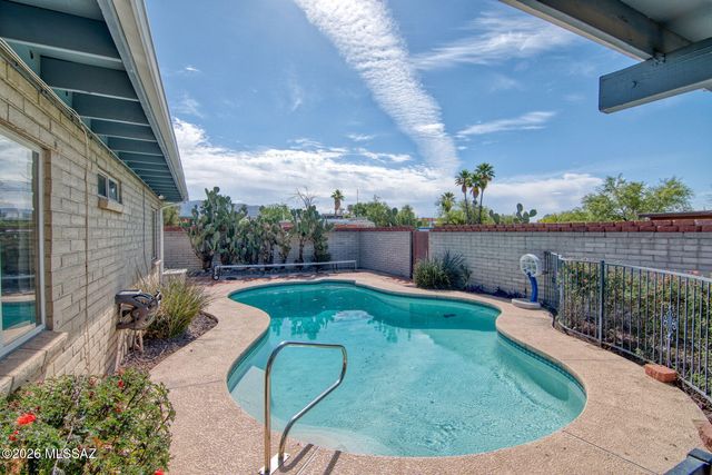 9842 E Sellarole Road, Tucson, AZ 85730