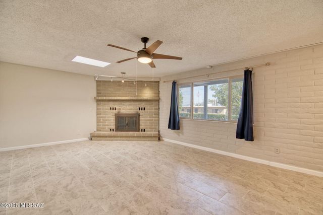 9842 E Sellarole Road, Tucson, AZ 85730