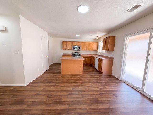 1824 Sierra Norte Loop NE, Rio Rancho, NM 87144
