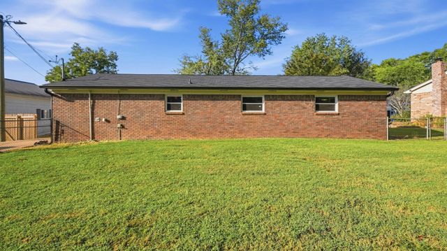 1389 Meadowood Drive, Hixson, TN 37343