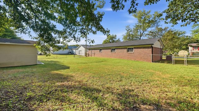 1389 Meadowood Drive, Hixson, TN 37343