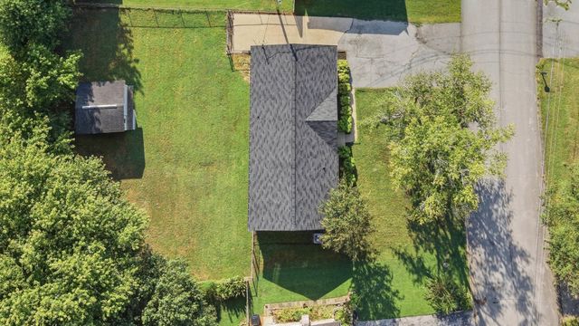 1389 Meadowood Drive, Hixson, TN 37343