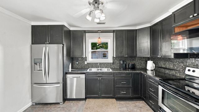 1389 Meadowood Drive, Hixson, TN 37343