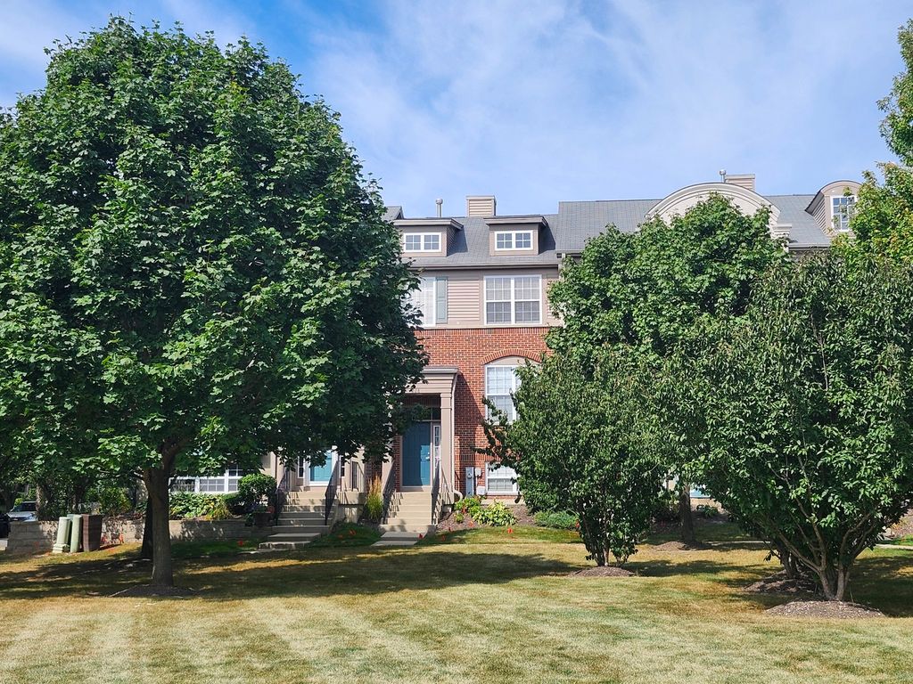 228 Station Park Circle, Grayslake, IL 60030