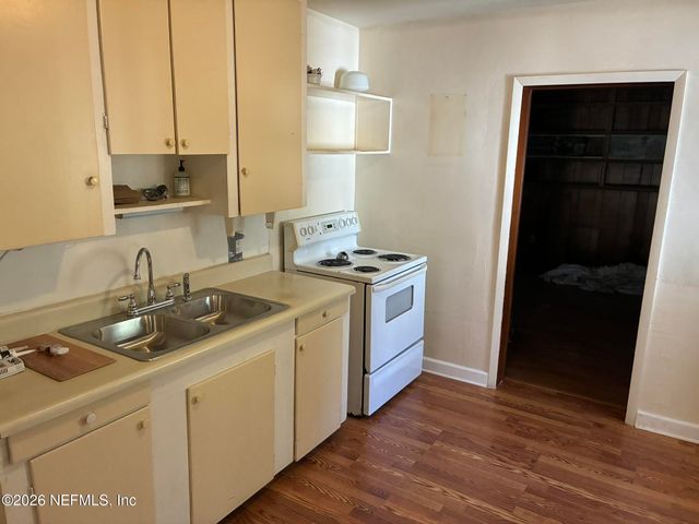 809 N CYPRESS Avenue, Green Cove Springs, FL 32043