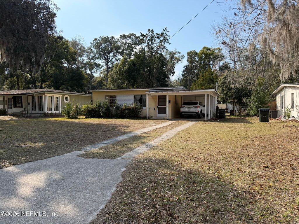 809 N CYPRESS Avenue, Green Cove Springs, FL 32043