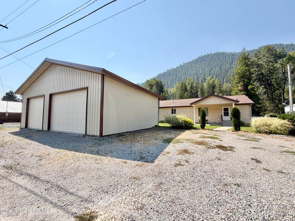 520 W Yellowstone Ave, Osburn, ID 83849 photo 1