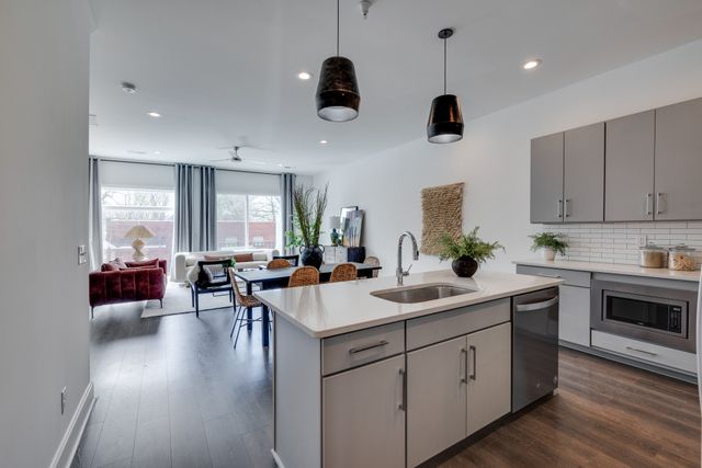 345 Douglas Ave Apt 201, Nashville, TN 37207