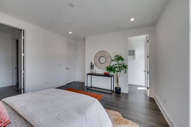 345 Douglas Ave Apt 201, Nashville, TN 37207