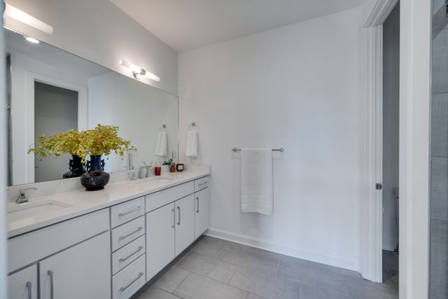 345 Douglas Ave Apt 201, Nashville, TN 37207