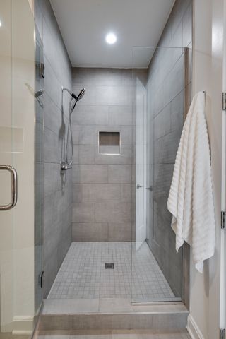 345 Douglas Ave Apt 201, Nashville, TN 37207