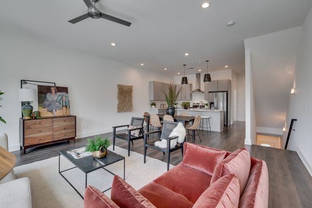 345 Douglas Ave Apt 201, Nashville, TN 37207