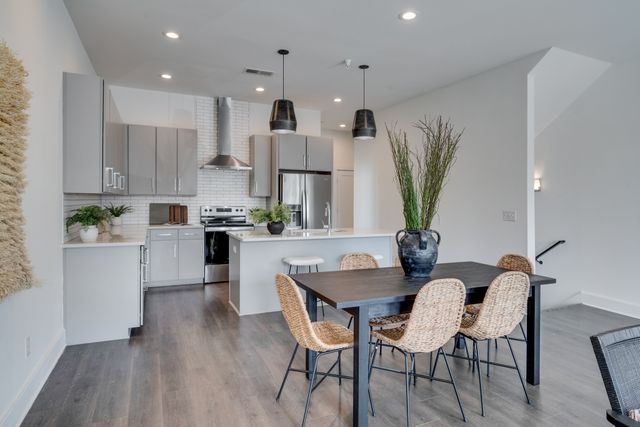 345 Douglas Ave Apt 201, Nashville, TN 37207