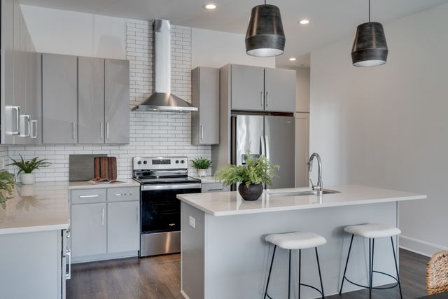 345 Douglas Ave Apt 201, Nashville, TN 37207