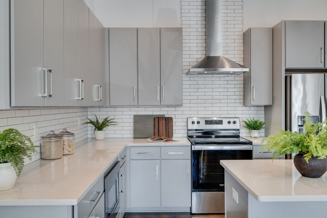 345 Douglas Ave Apt 201, Nashville, TN 37207