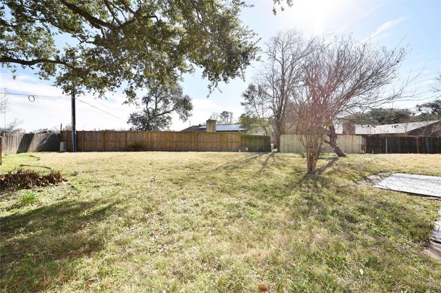 2207 Woodglen Drive, Missouri City, TX 77489