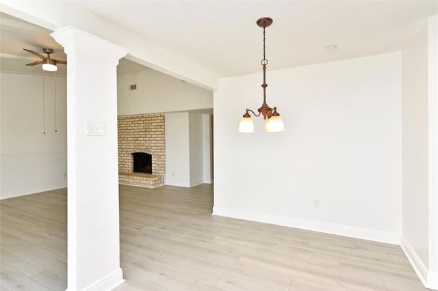 2207 Woodglen Drive, Missouri City, TX 77489