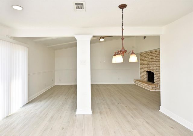 2207 Woodglen Drive, Missouri City, TX 77489