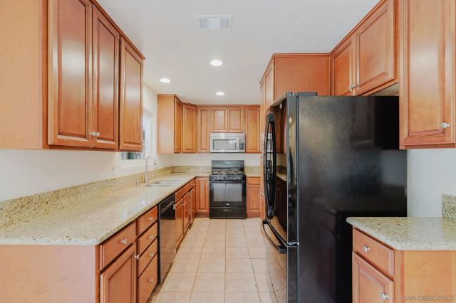8028 Woodpecker Way, Santee, CA 92071