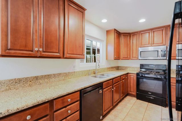 8028 Woodpecker Way, Santee, CA 92071