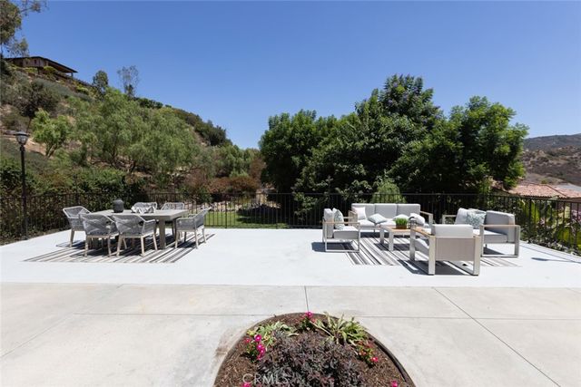 9731 Rangeview, North Tustin, CA 92705