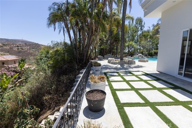 9731 Rangeview, North Tustin, CA 92705