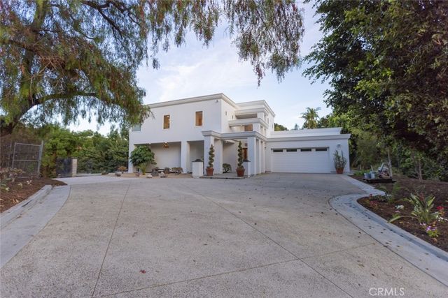 9731 Rangeview, North Tustin, CA 92705