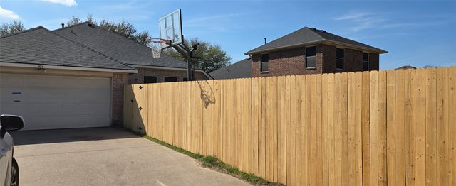 606 Zollman Court, Lancaster, TX 75146