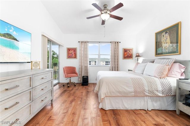 4945 Cougar CT S 4-202, Naples, FL 34109