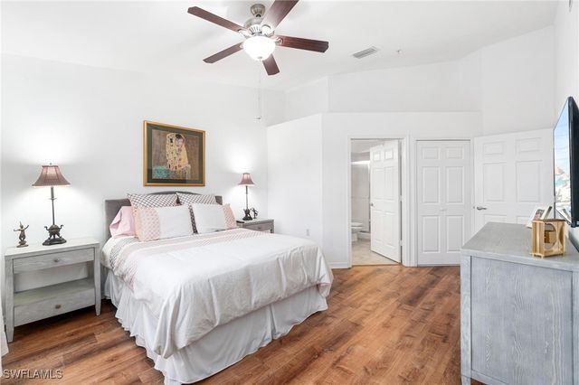 4945 Cougar CT S 4-202, Naples, FL 34109