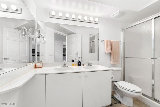 4945 Cougar CT S 4-202, Naples, FL 34109